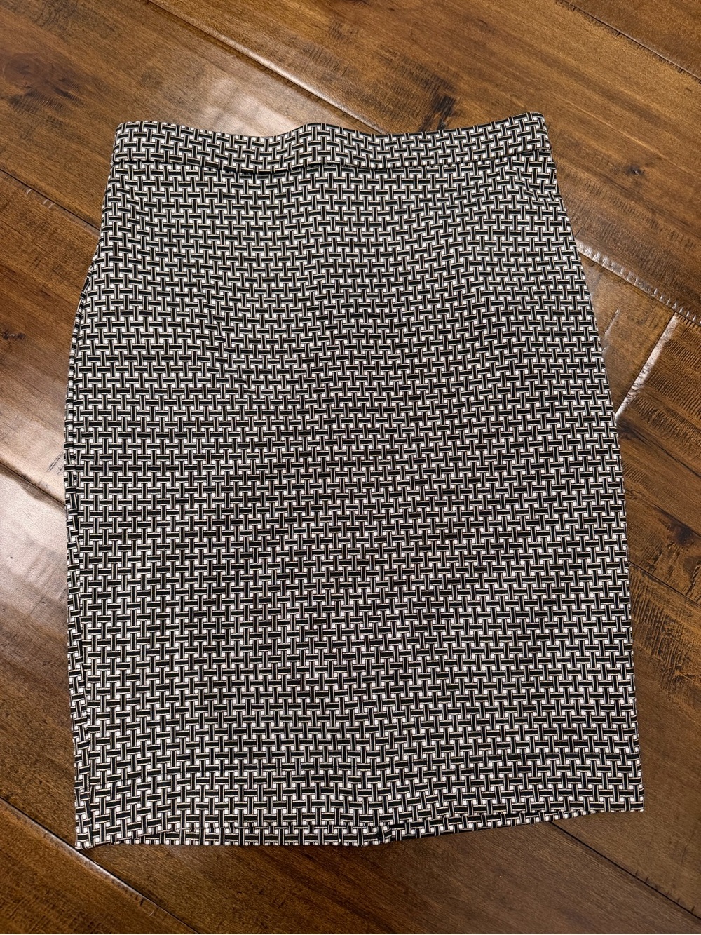Ann Taylor Black and White Geometric Pencil Skirt